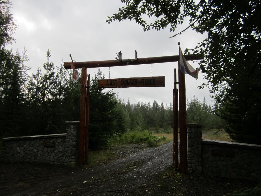 Ldr Lodge - Last Dollar Ranch Smithers Εξωτερικό φωτογραφία