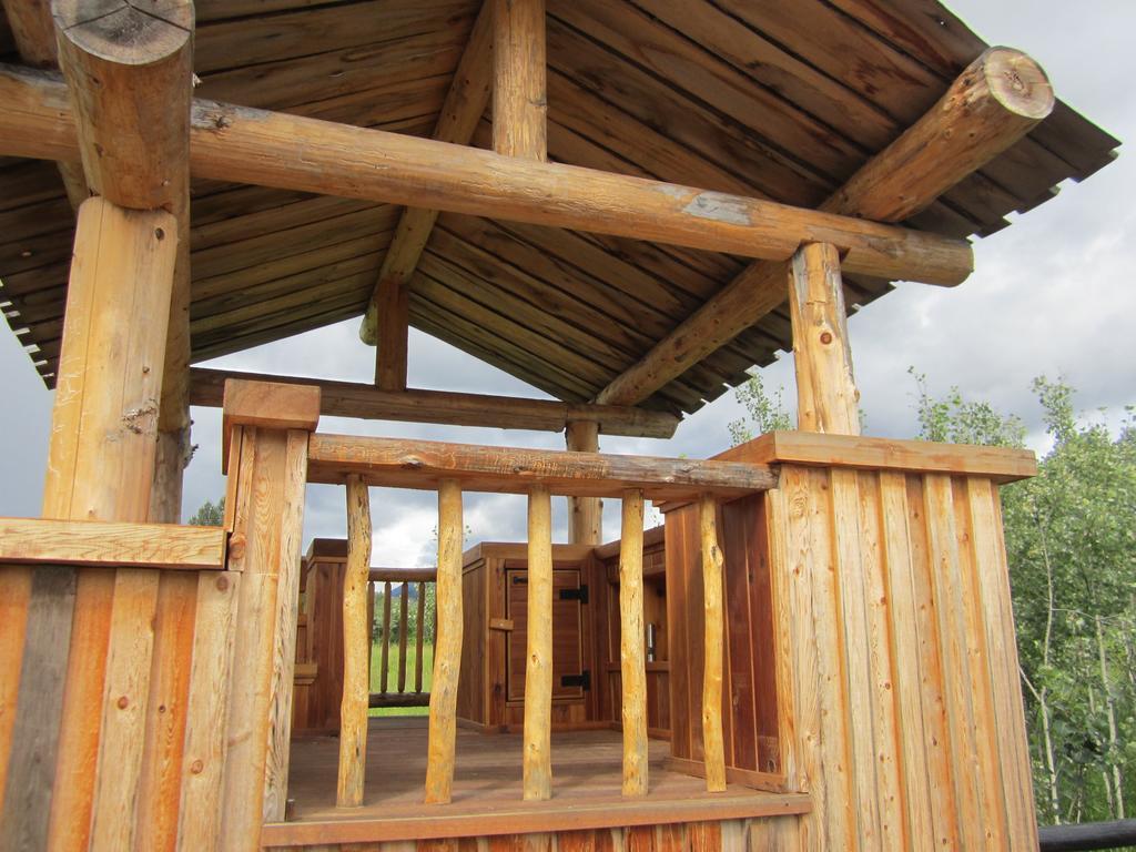 Ldr Lodge - Last Dollar Ranch Smithers Εξωτερικό φωτογραφία