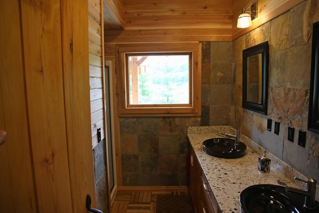 Ldr Lodge - Last Dollar Ranch Smithers Εξωτερικό φωτογραφία